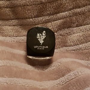 Younique Moodstruck Pigment in Curious